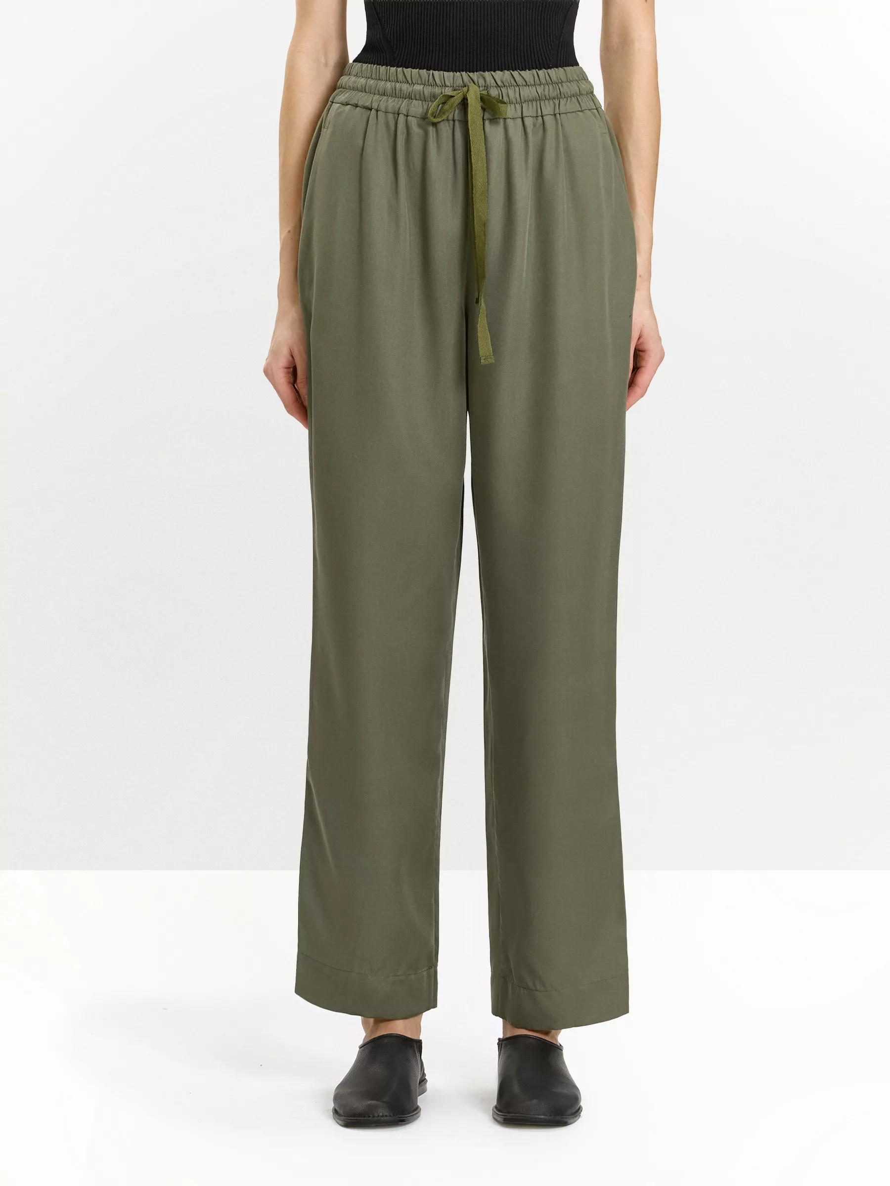 Брюки D184/pomme