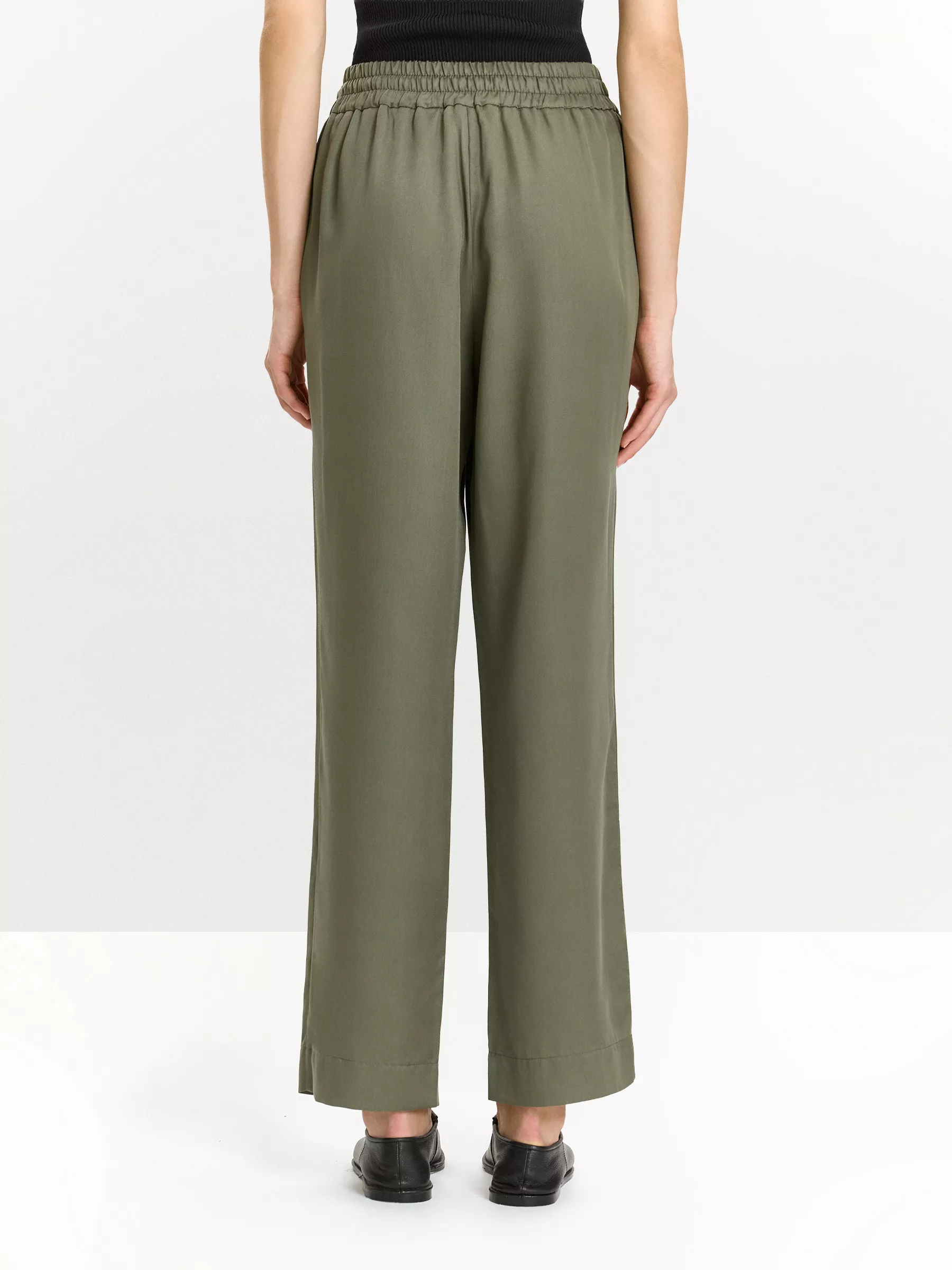 Брюки D184/pomme