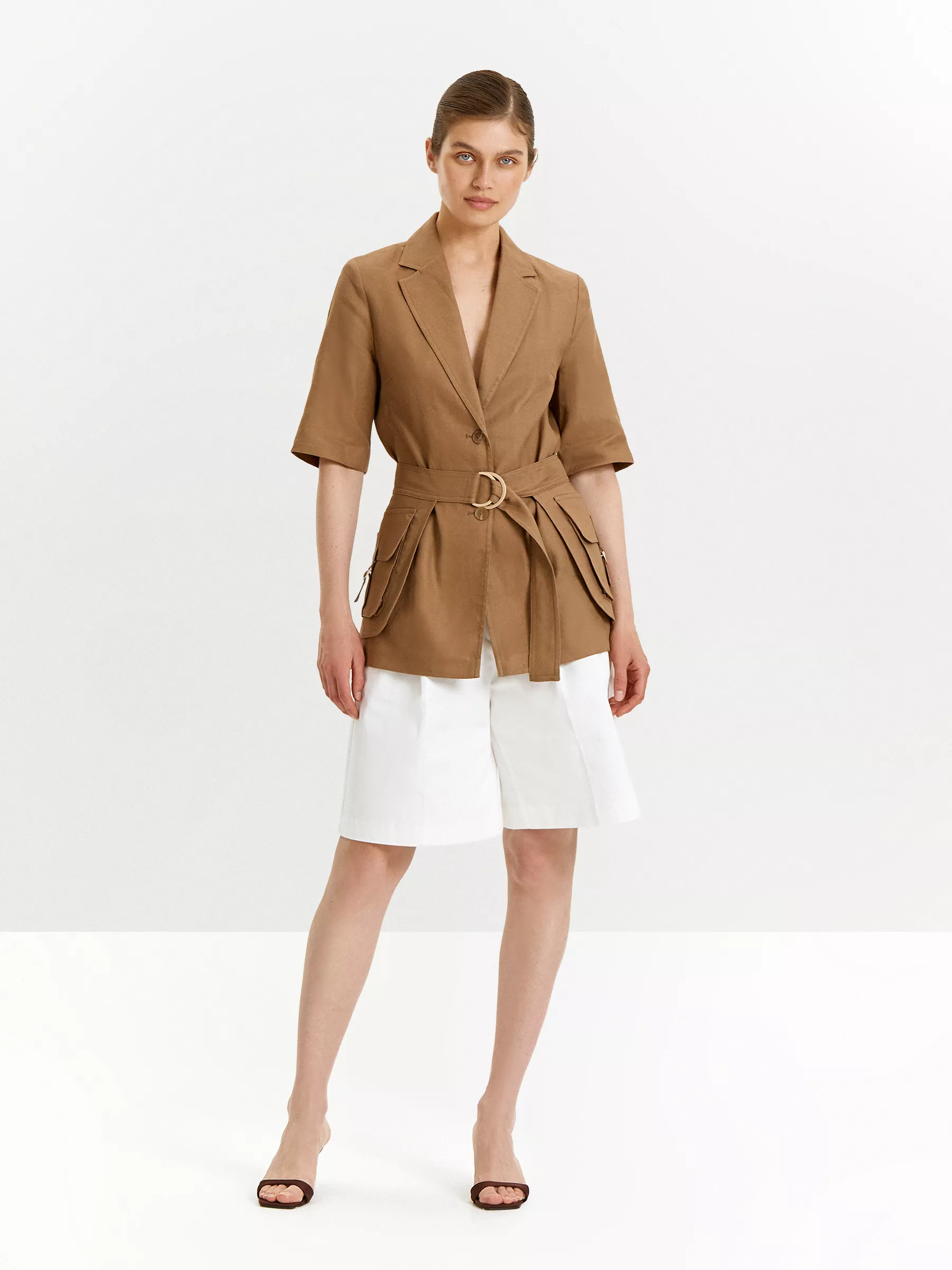 Жакет изо льна с поясом и накладными караманами