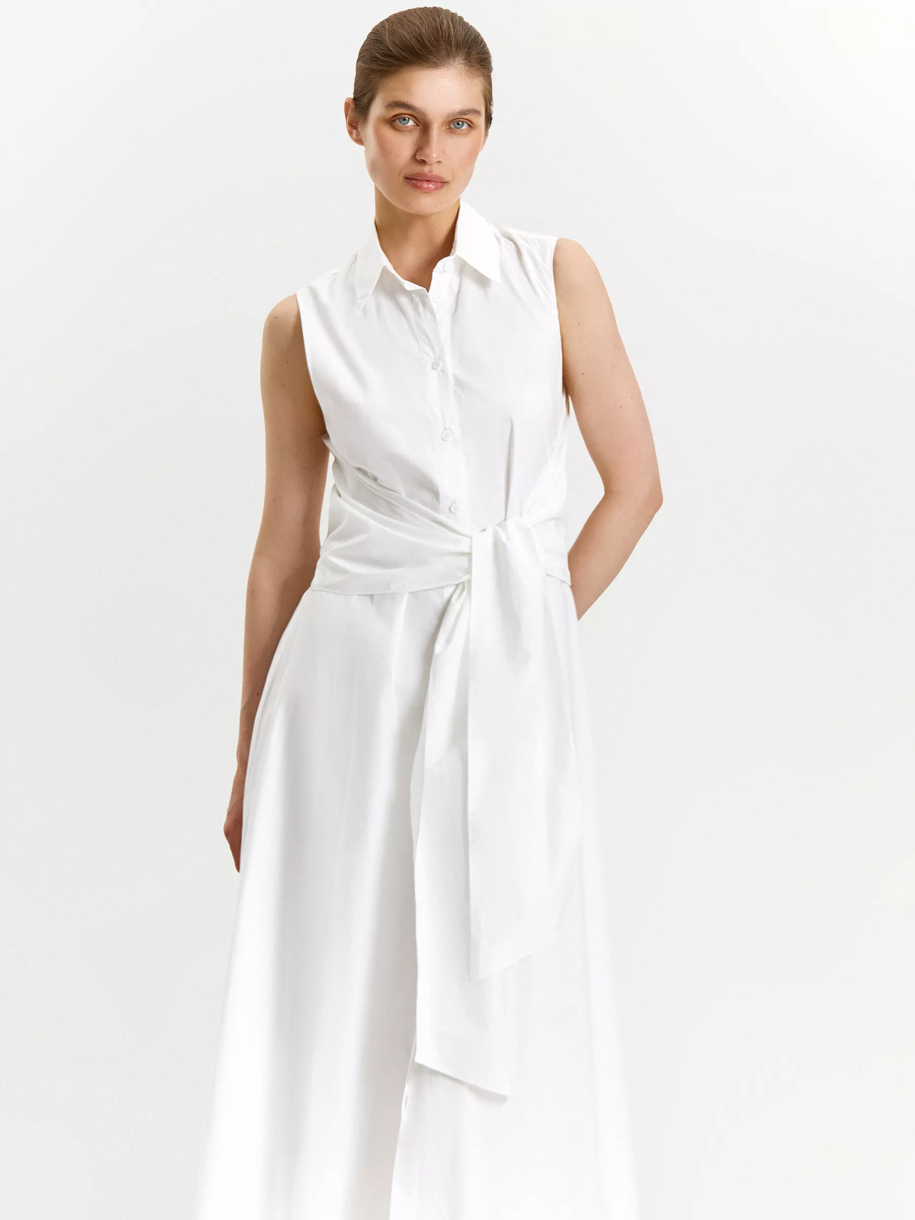 Платье-рубашка миди без рукавов