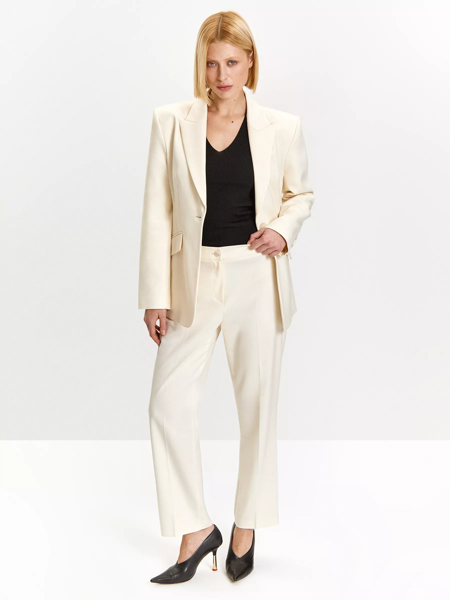 брюки зауженного кроя