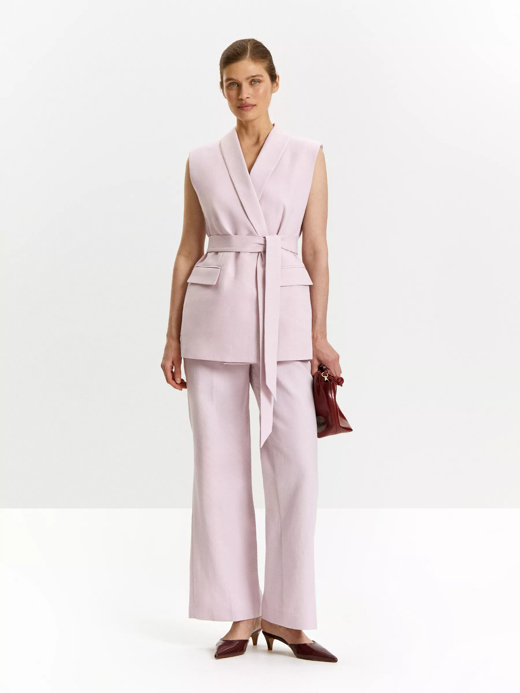 Жилет с поясом