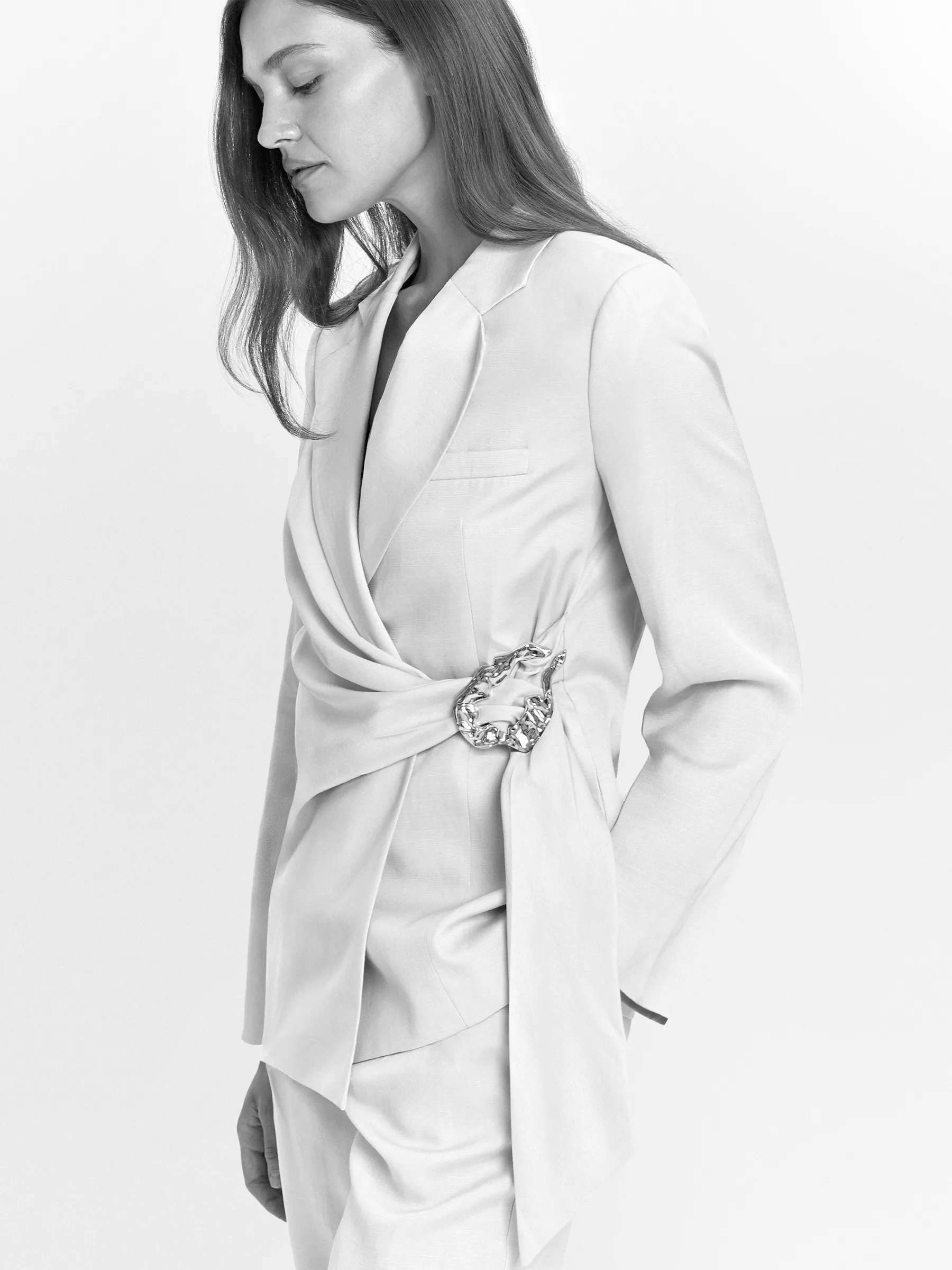 Жакет с поясом на запах с добавлением льна