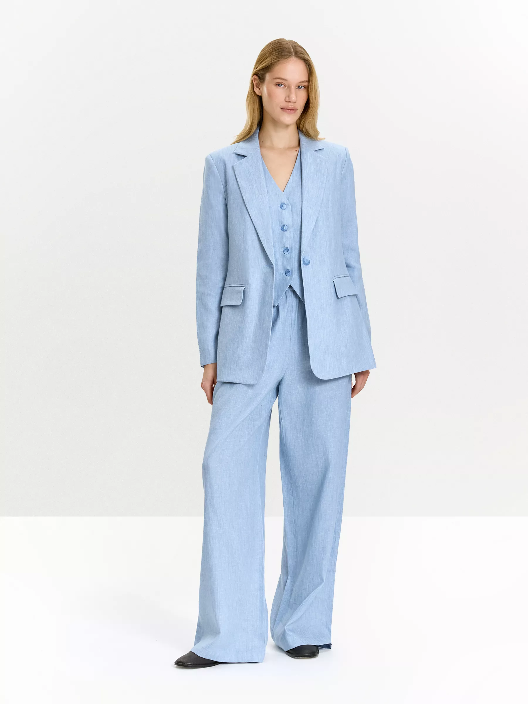 Однобортный жакет изо льна