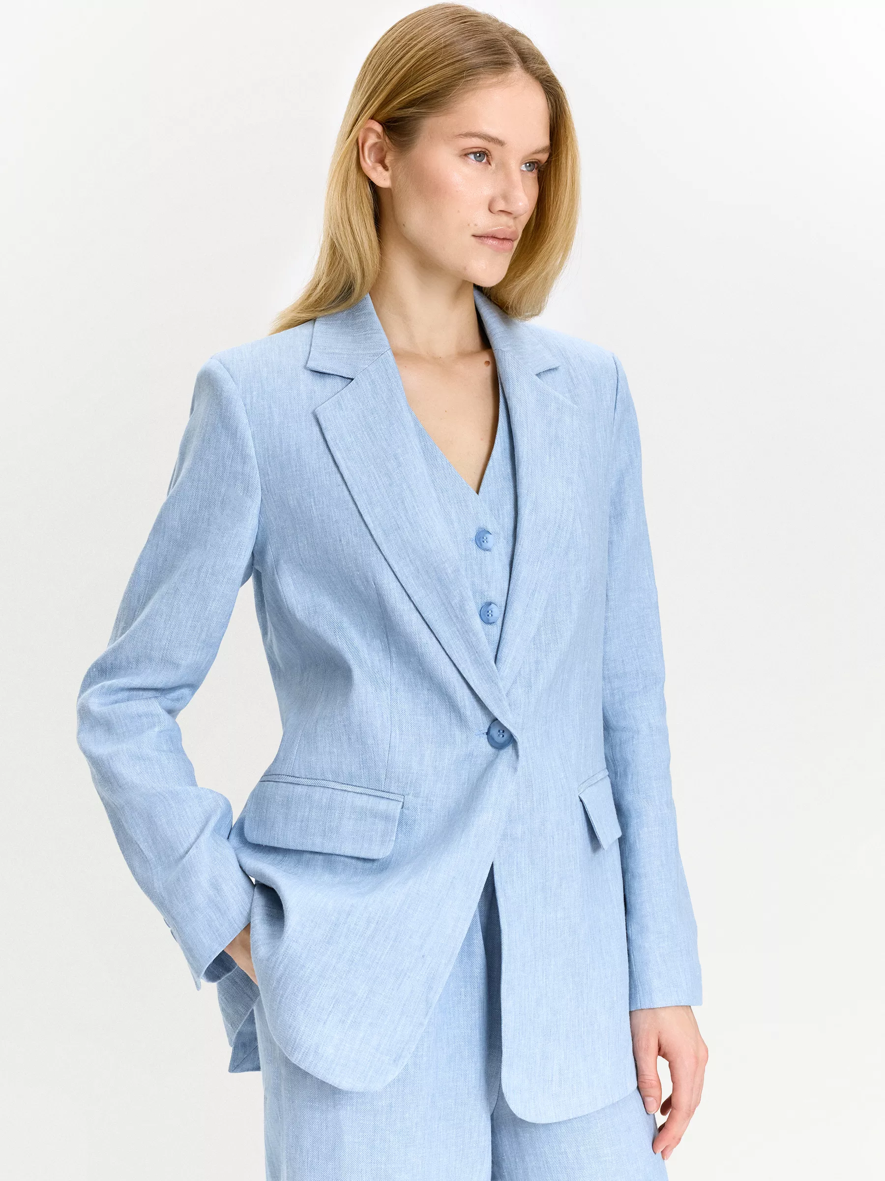 Однобортный жакет изо льна