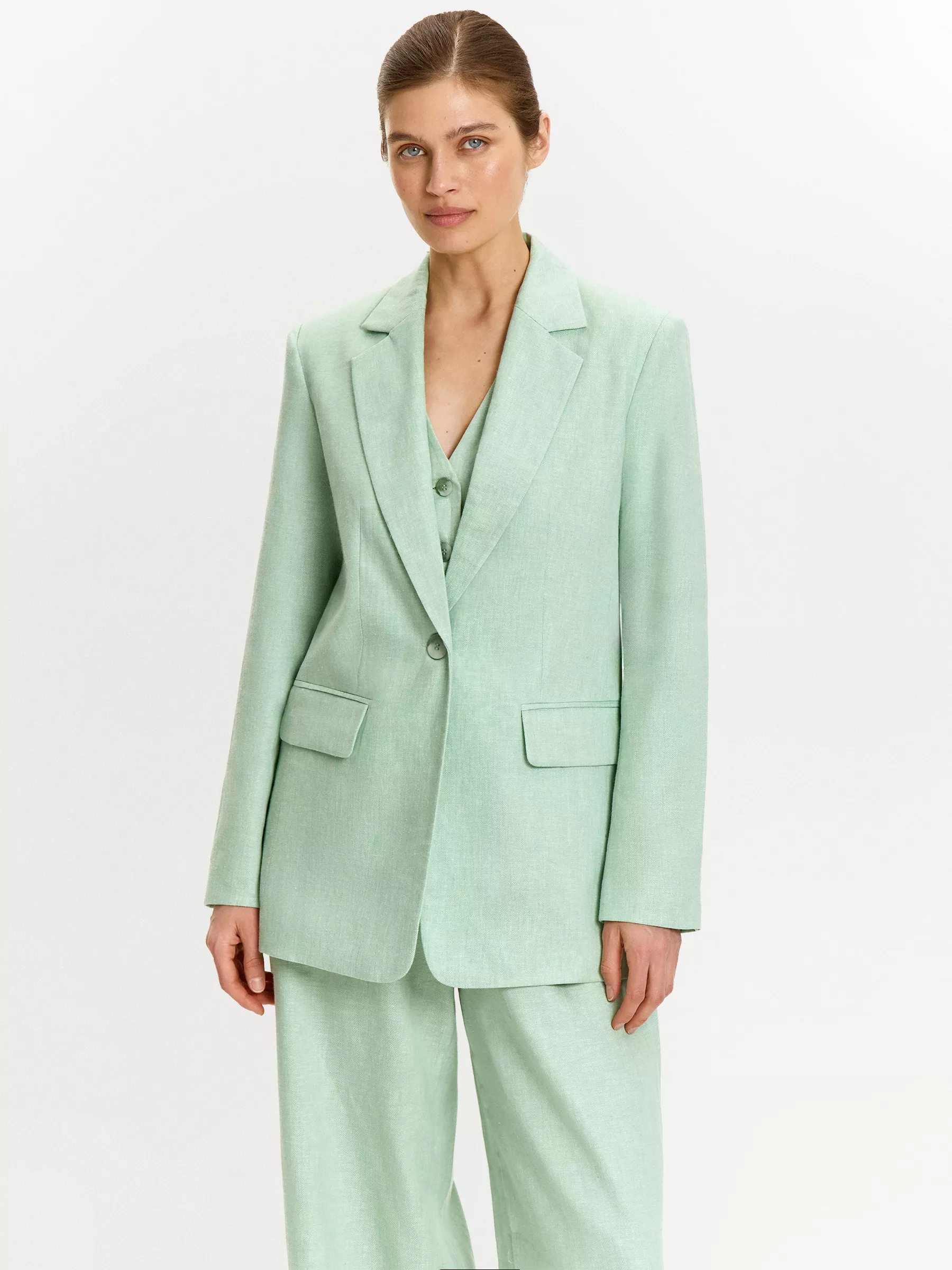 Однобортный жакет изо льна