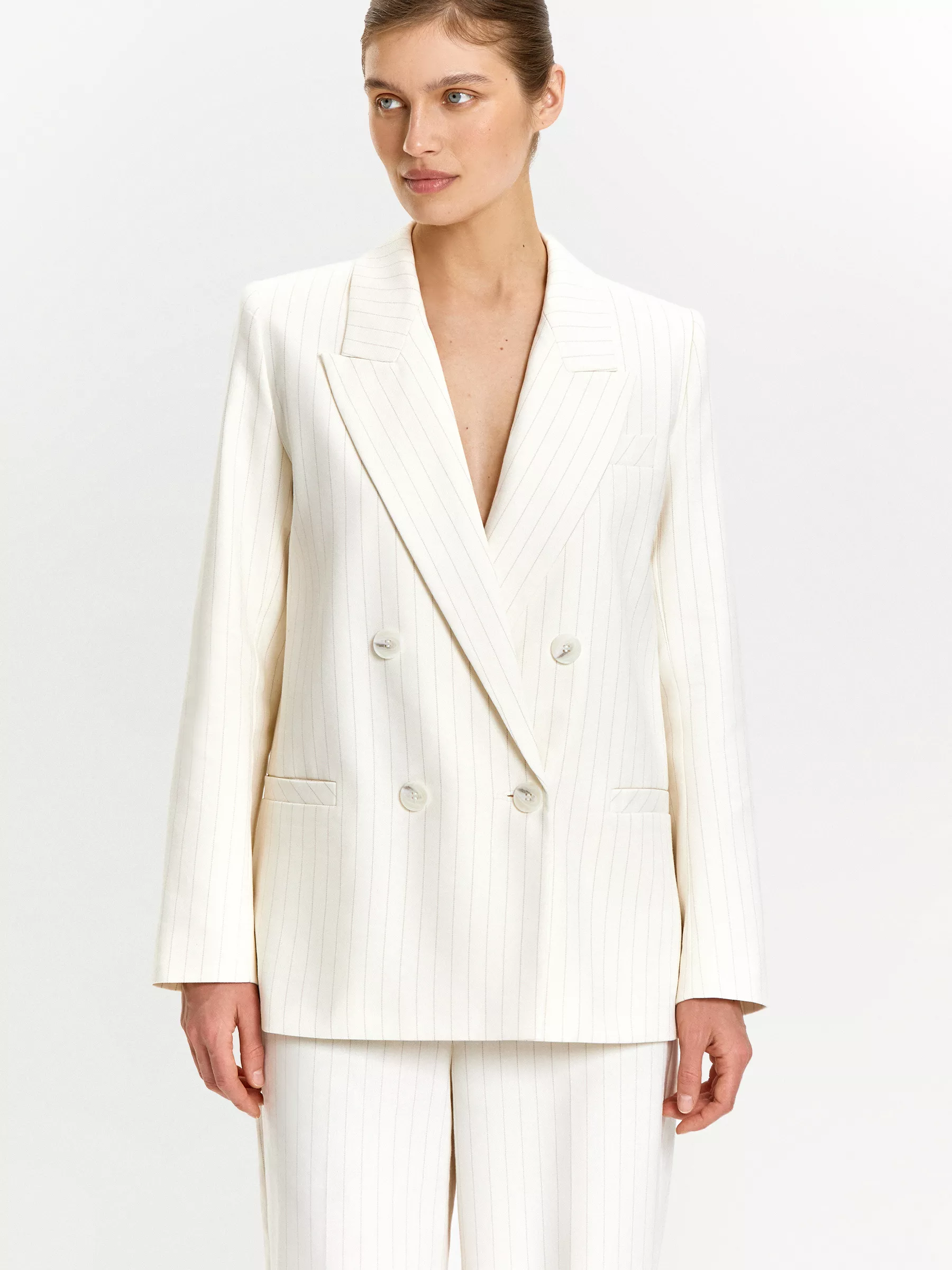 Двубортный жакет в полоску