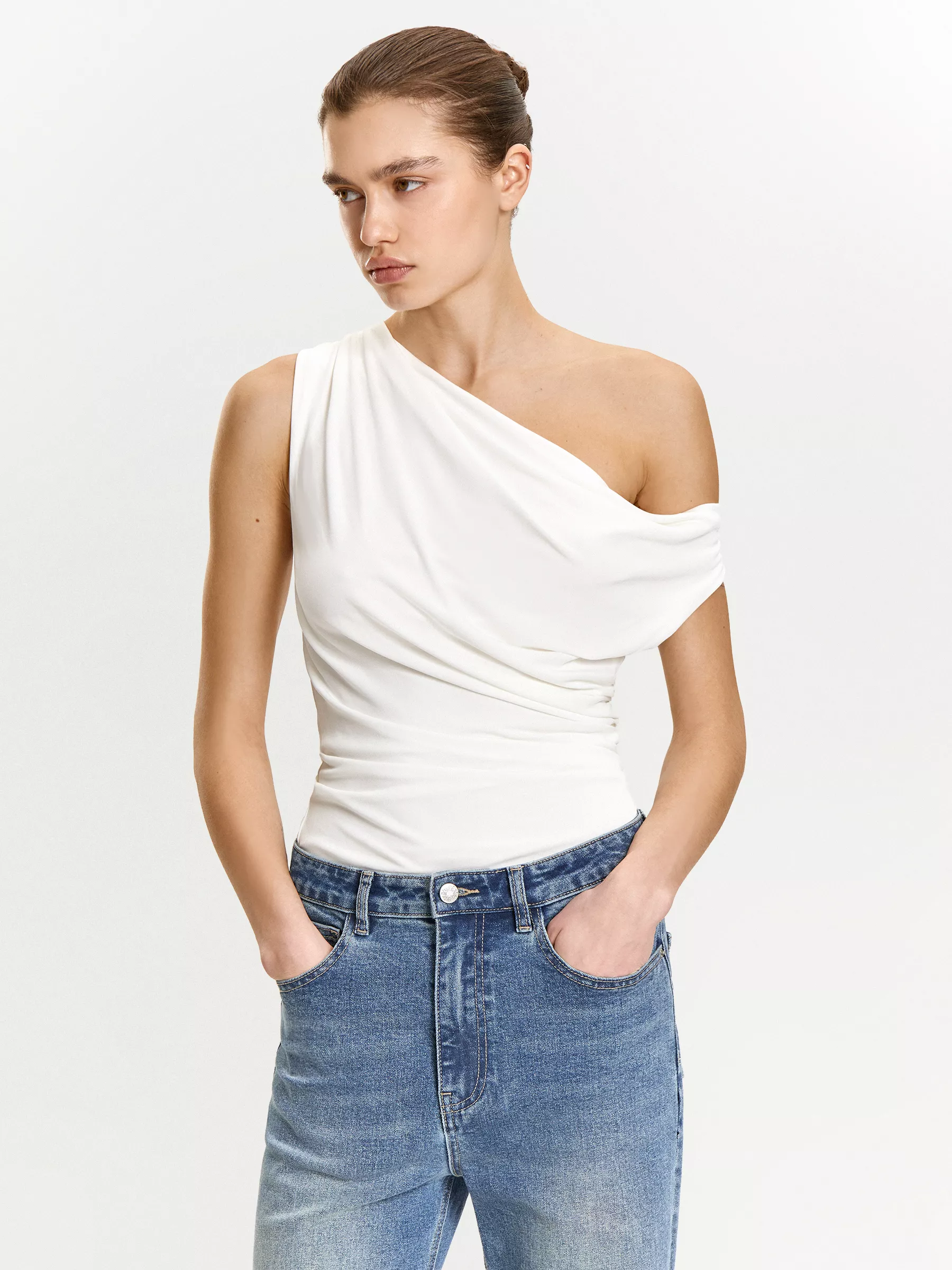 Топ из 100% вискозы с драпировкой