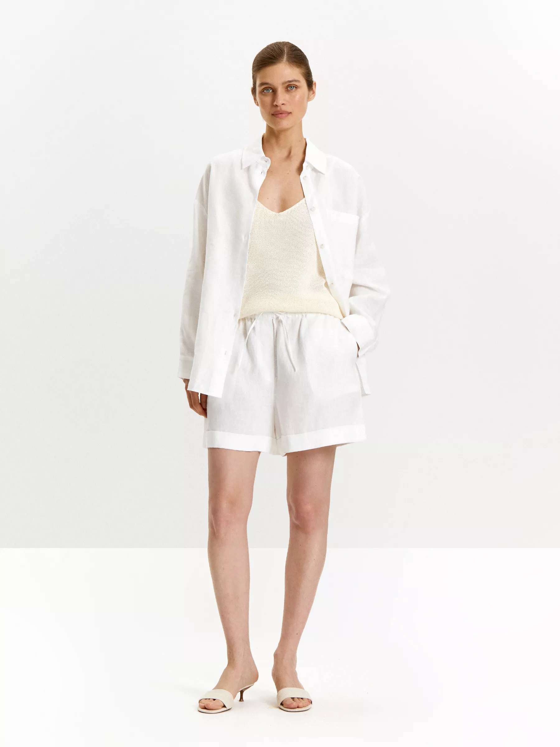 Однотонные шорты из 100% льна