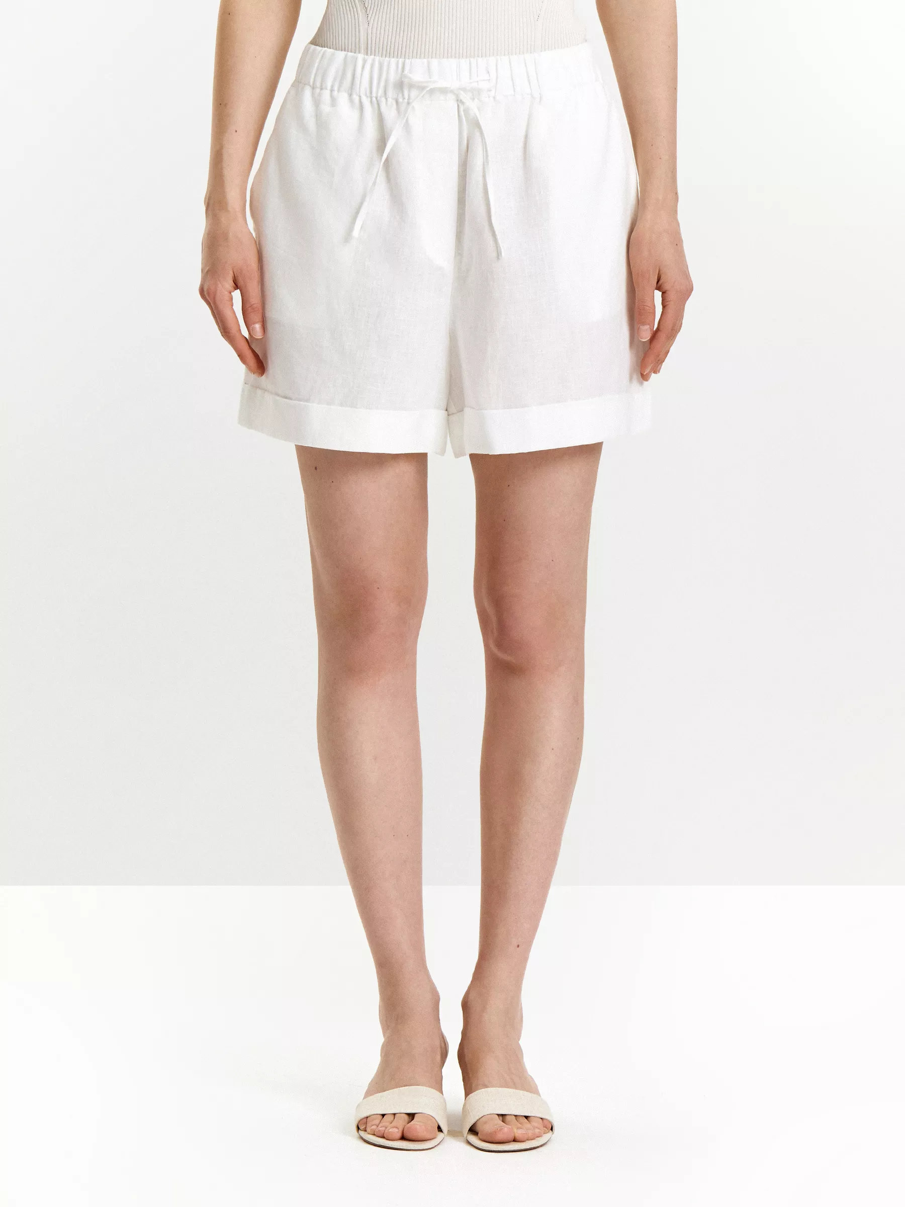 Однотонные шорты из 100% льна