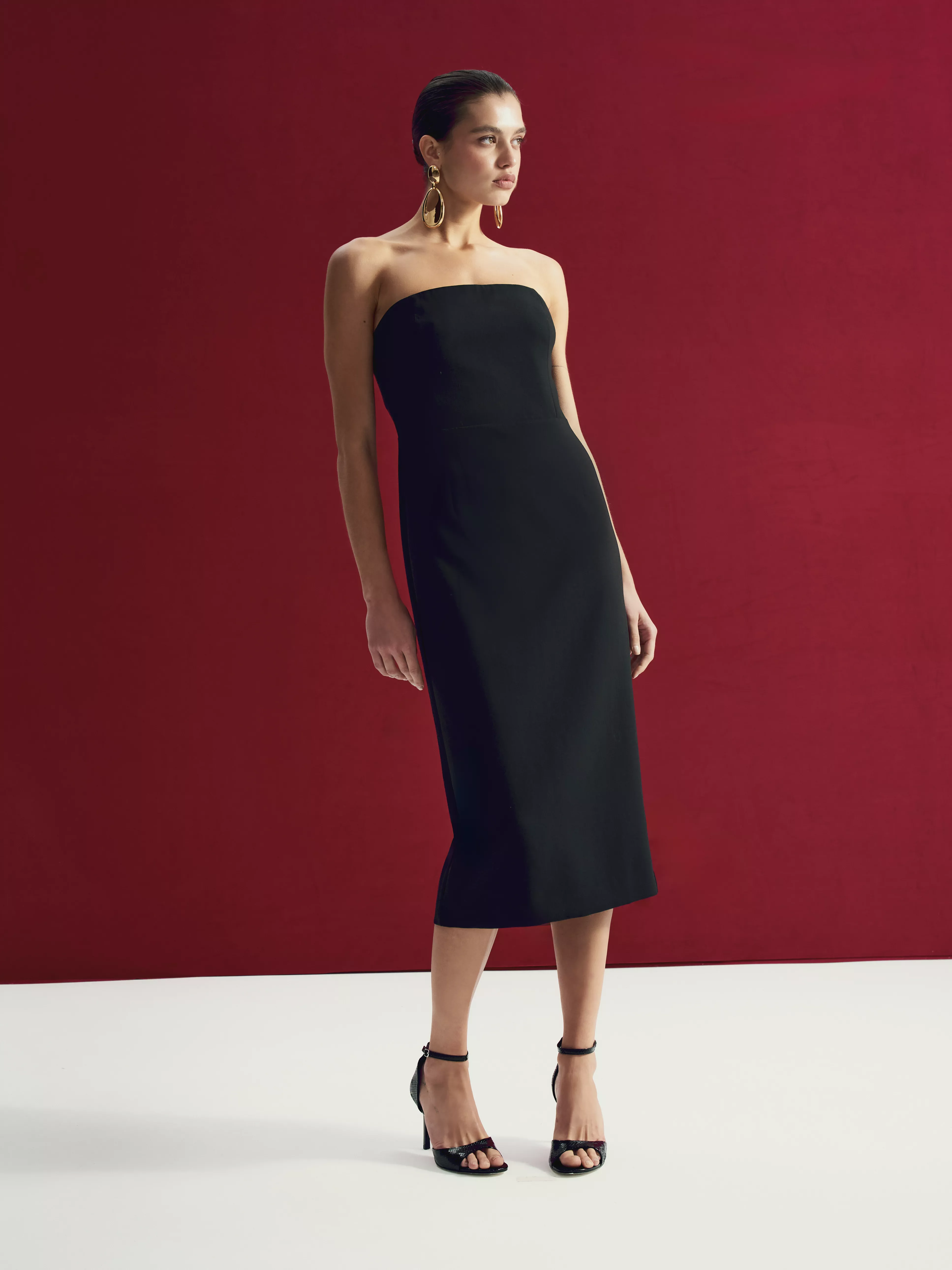 Платье без рукавов