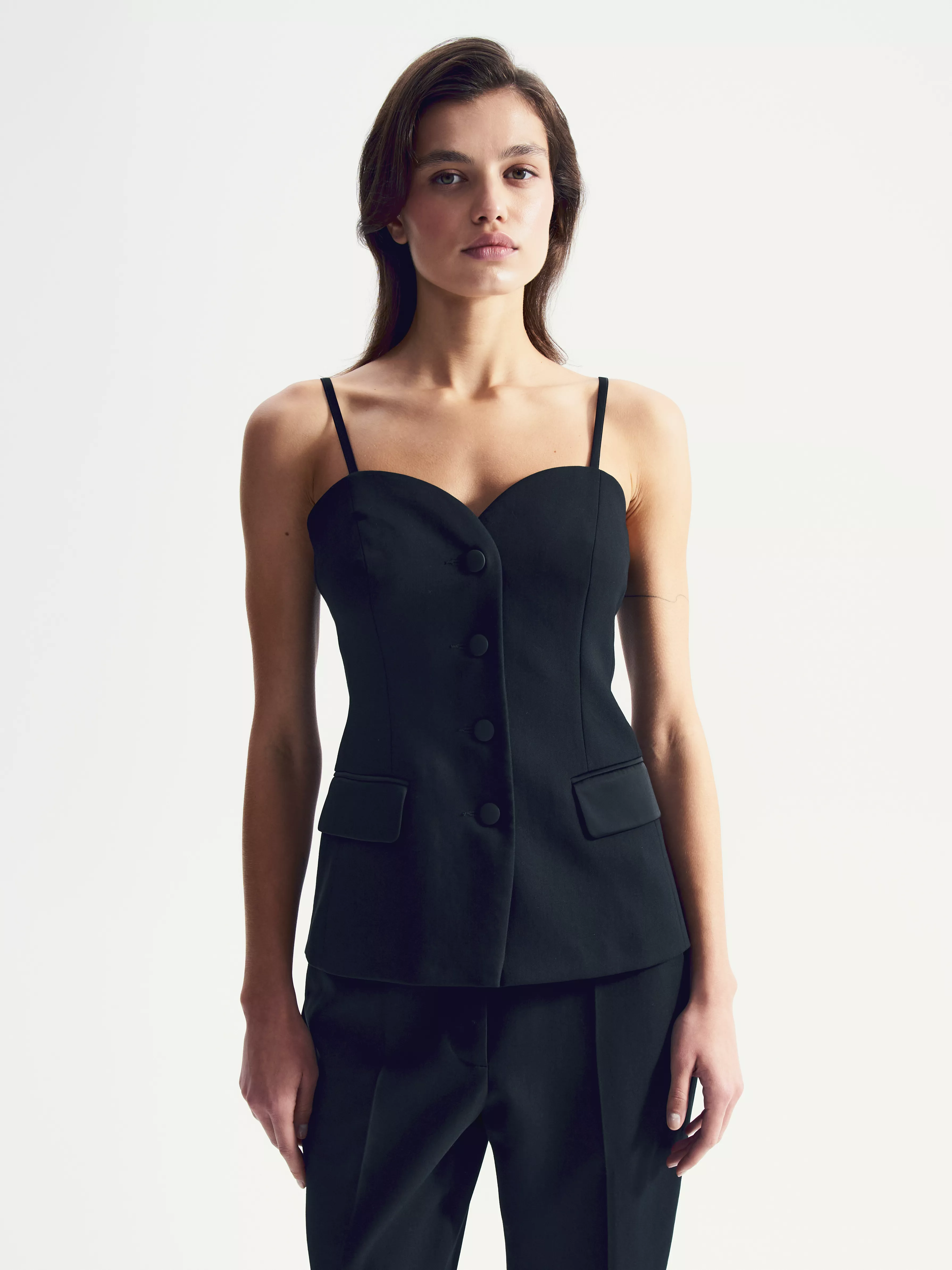 Топ на бретелях