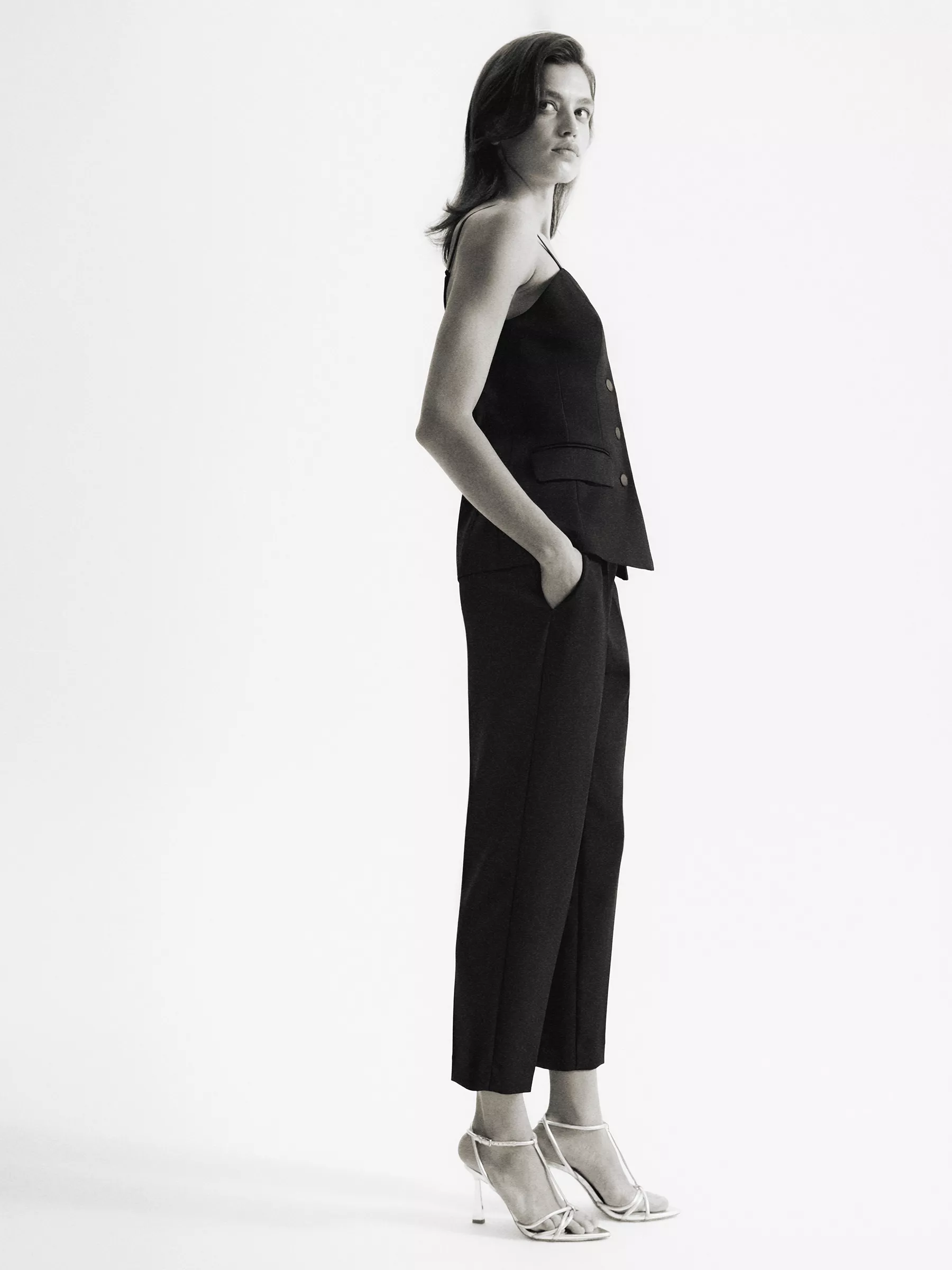 Брюки зауженного кроя