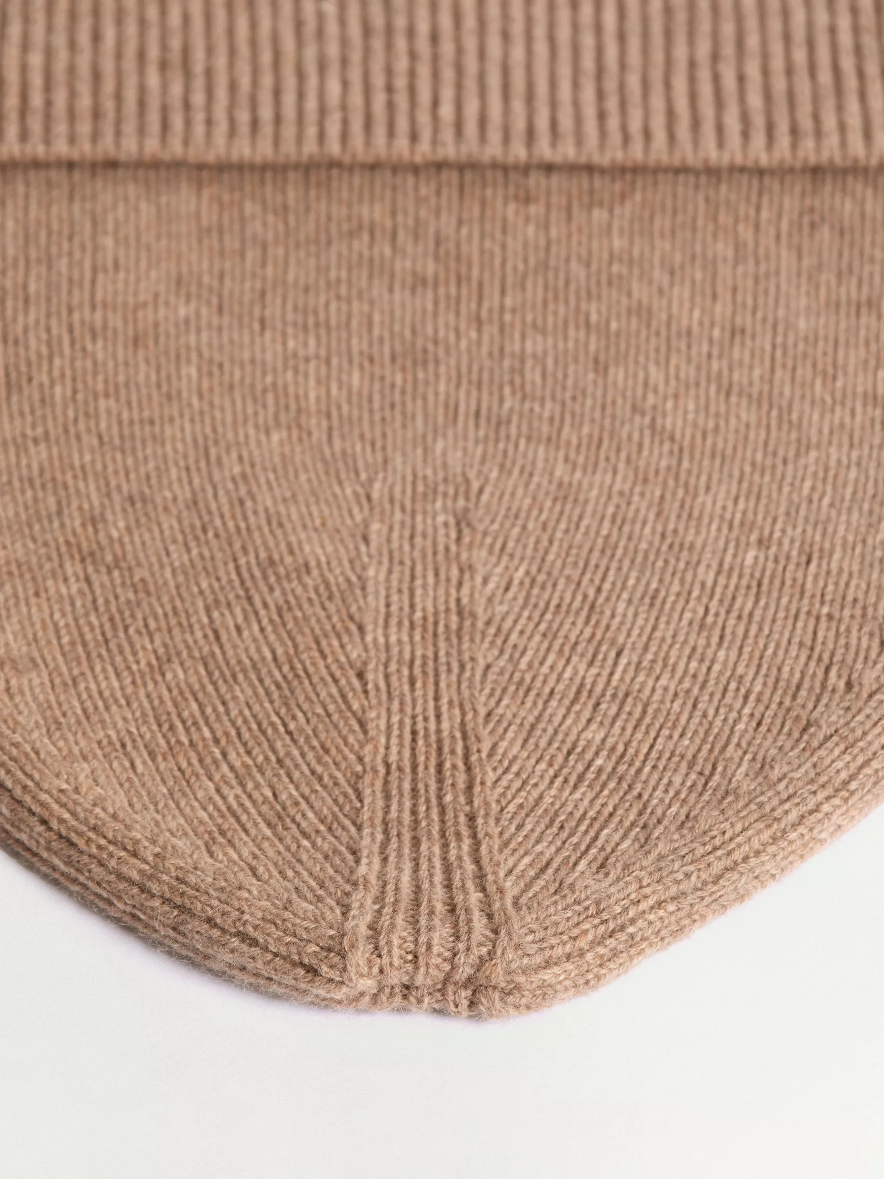 Шапка из шерсти и кашемира