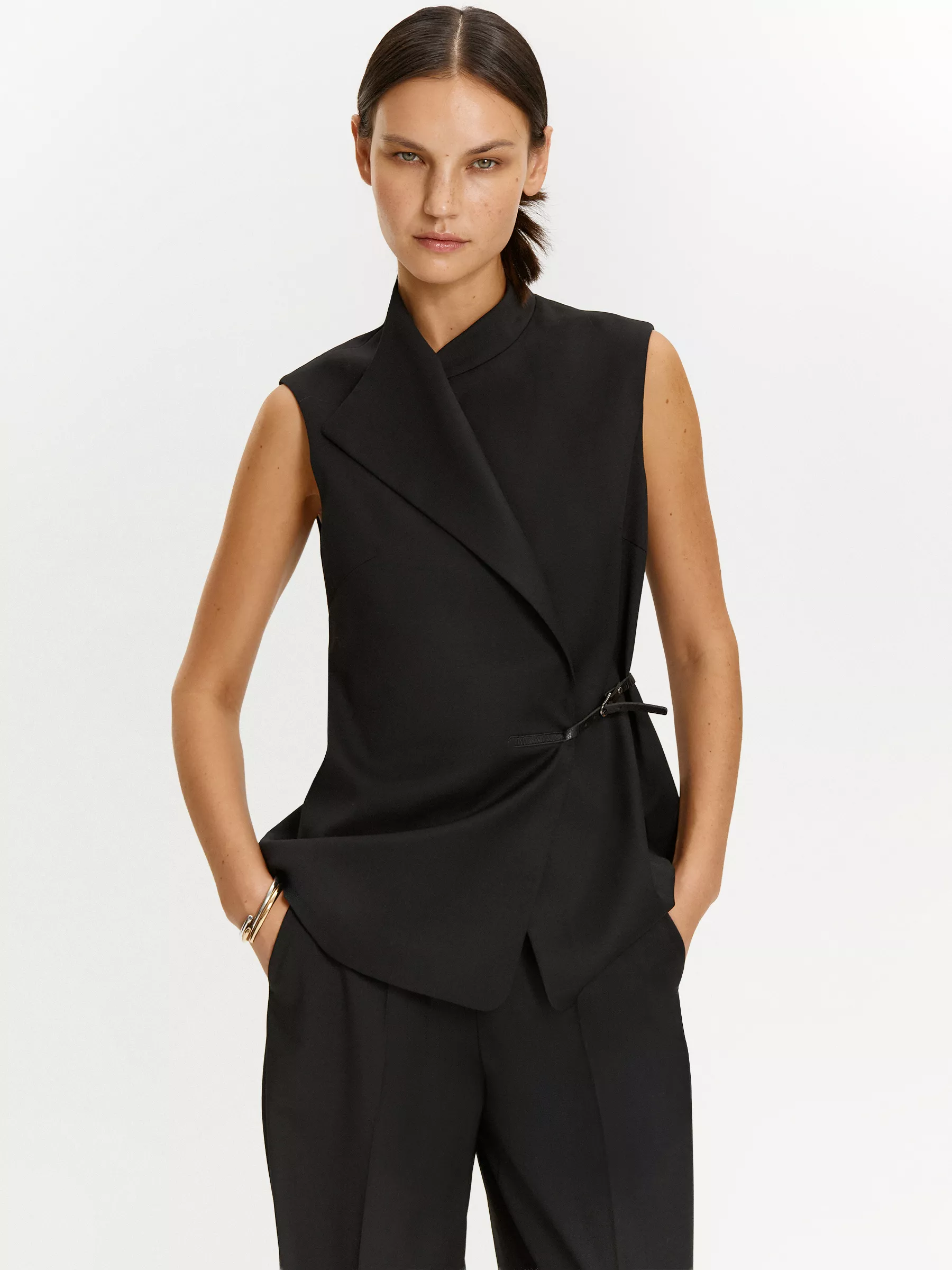 Жилет удлиненный