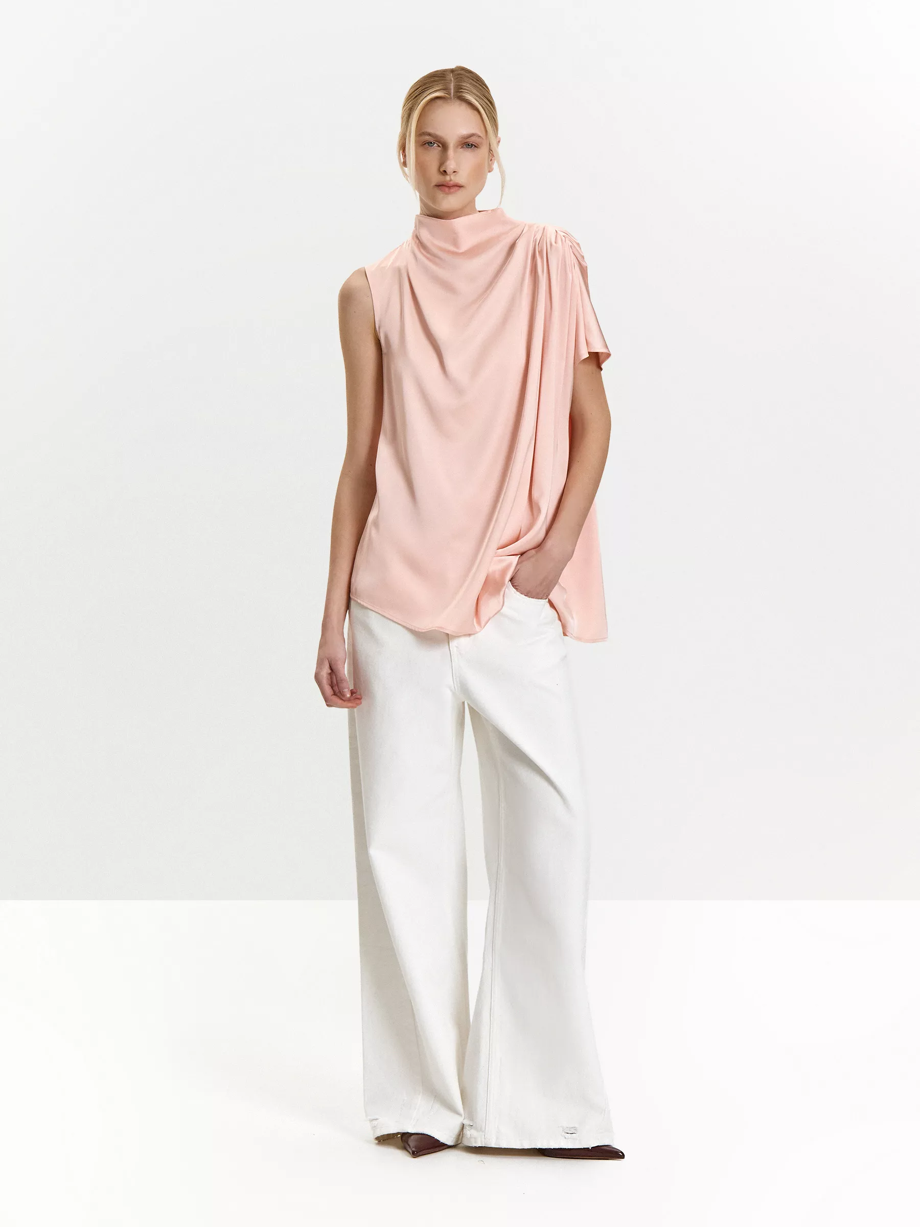 Блузка с поясом