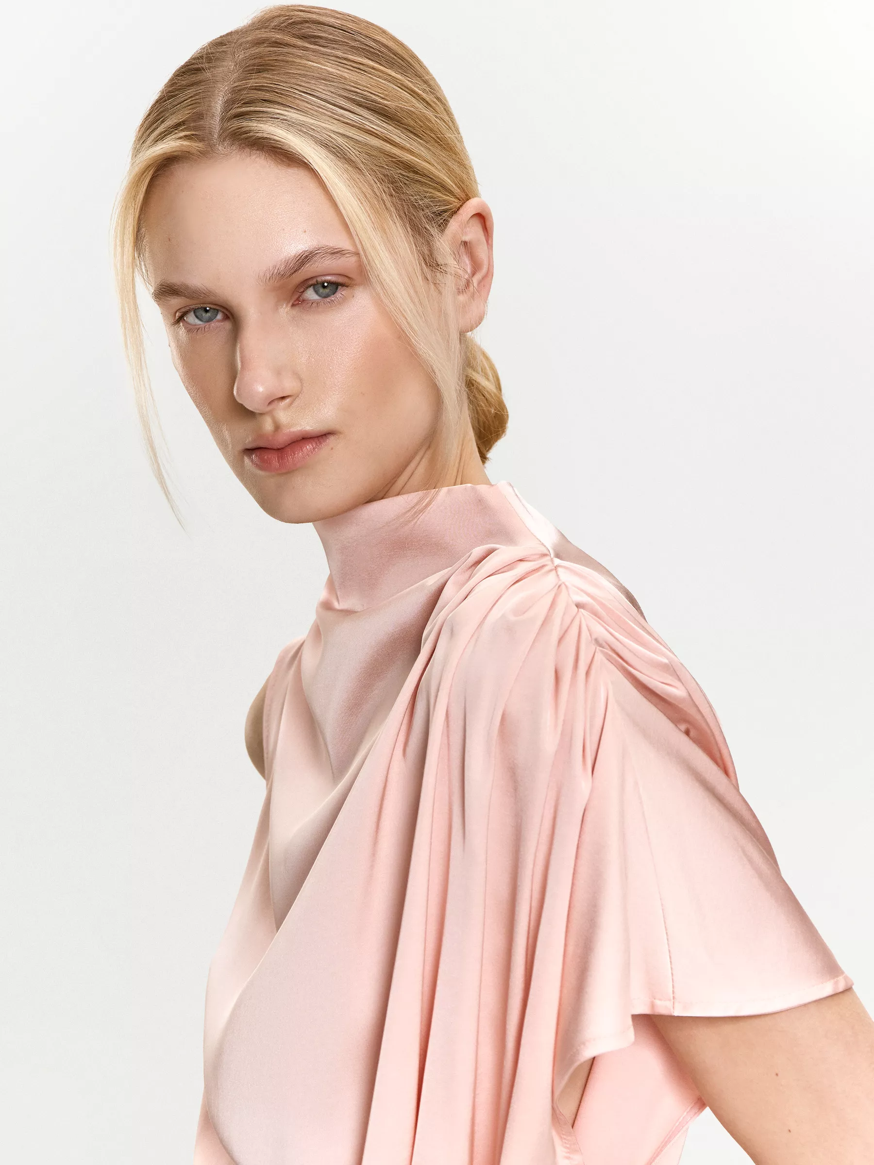 Блузка с поясом