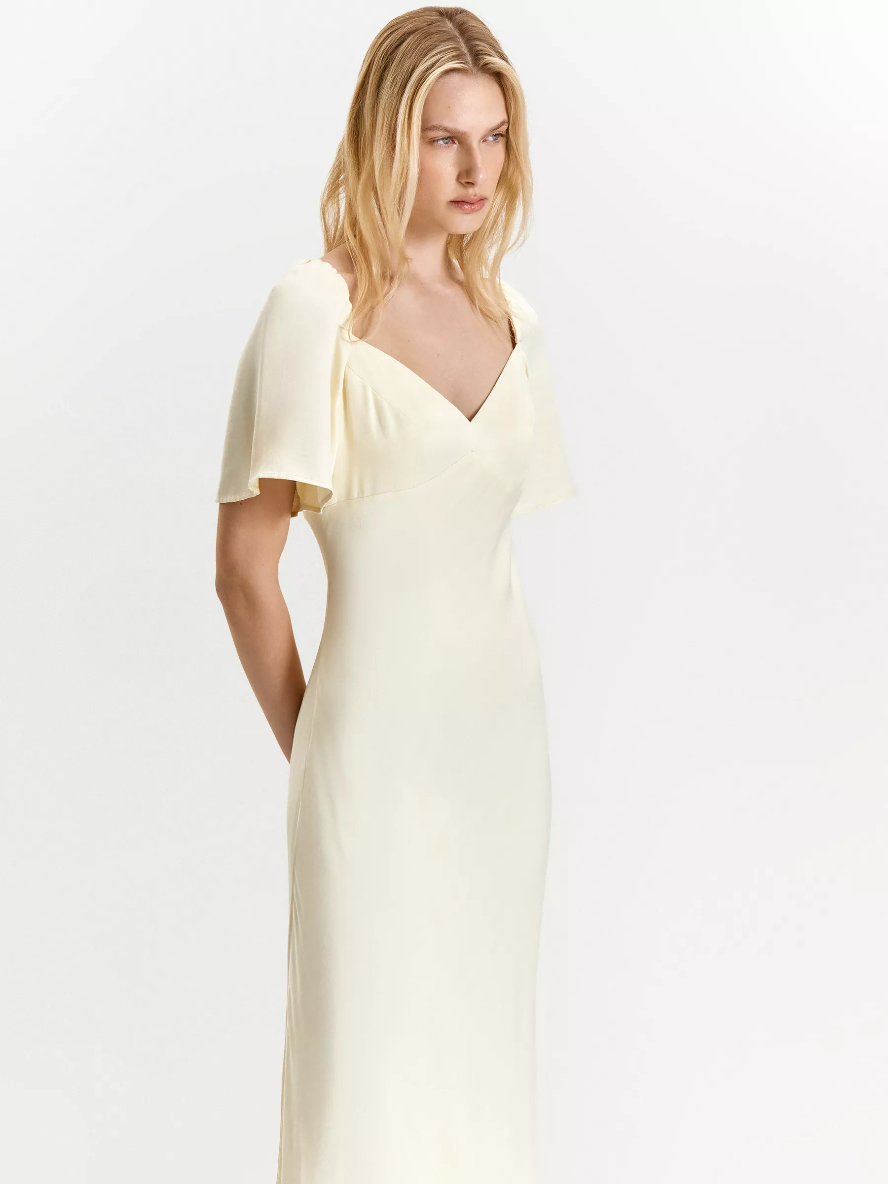 Платье приталенное