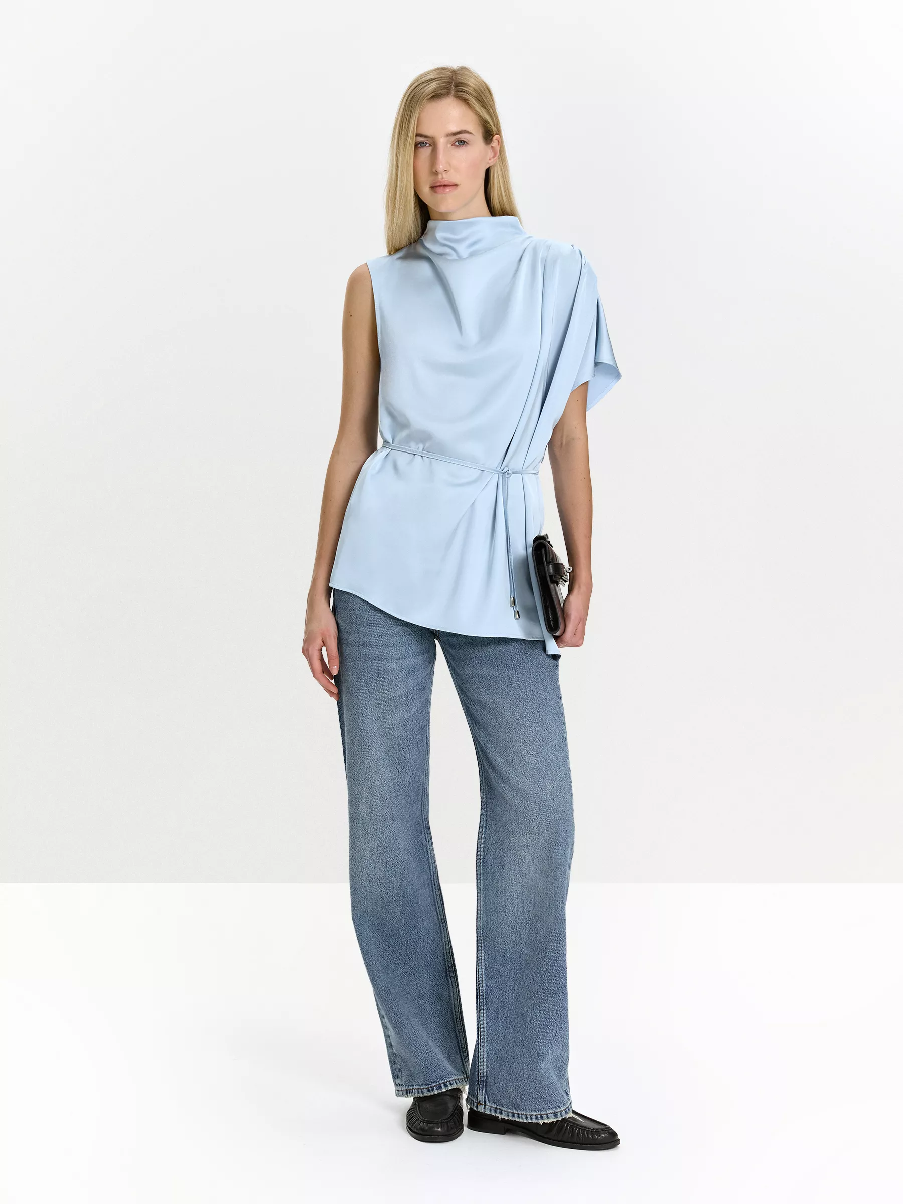 блузка с поясом