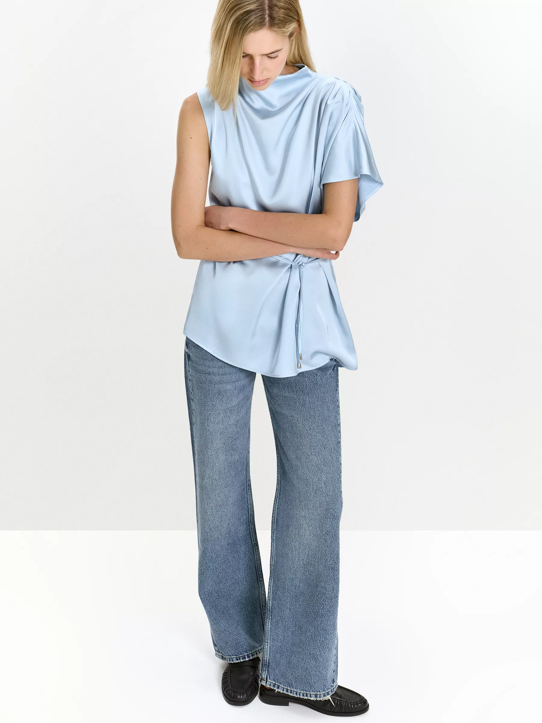 блузка с поясом