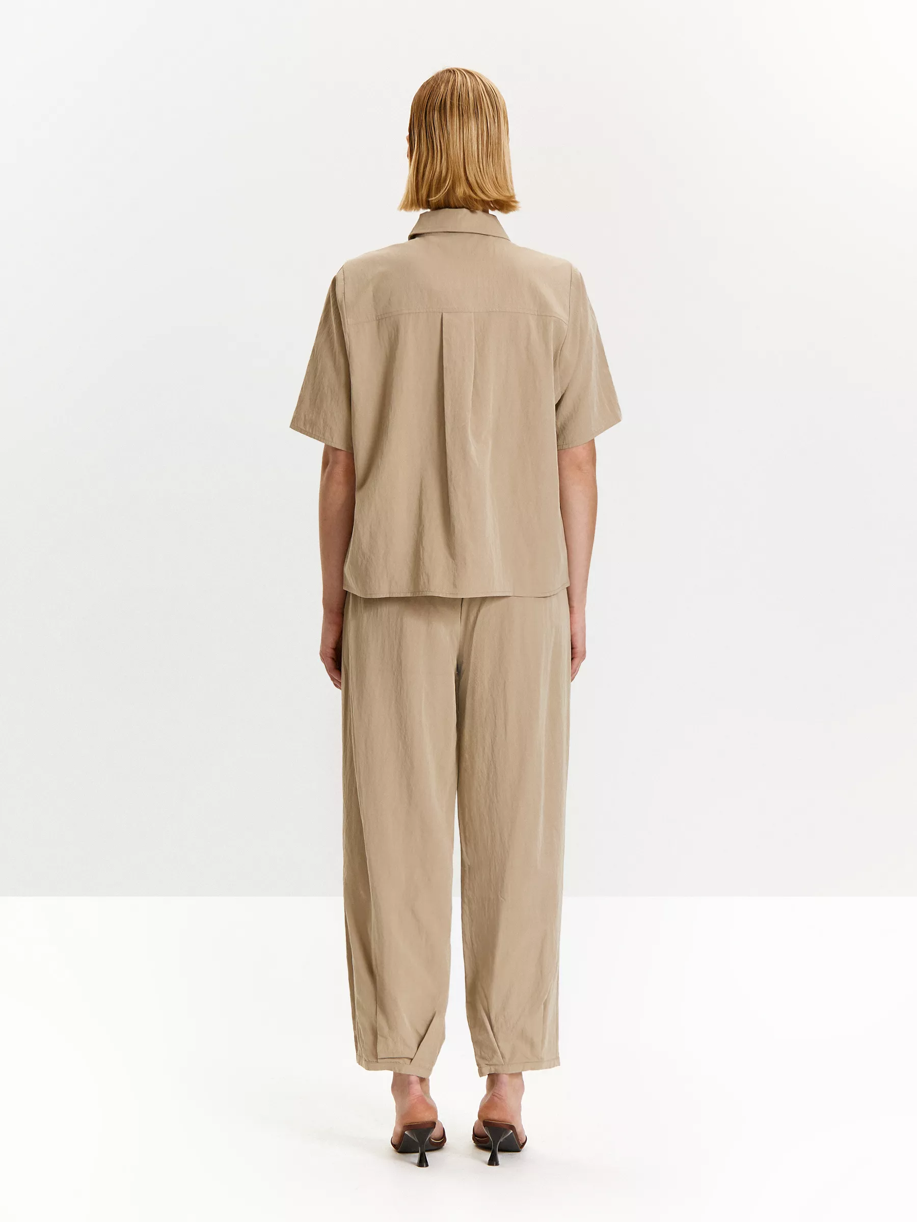 Рубашка B3163/olivert