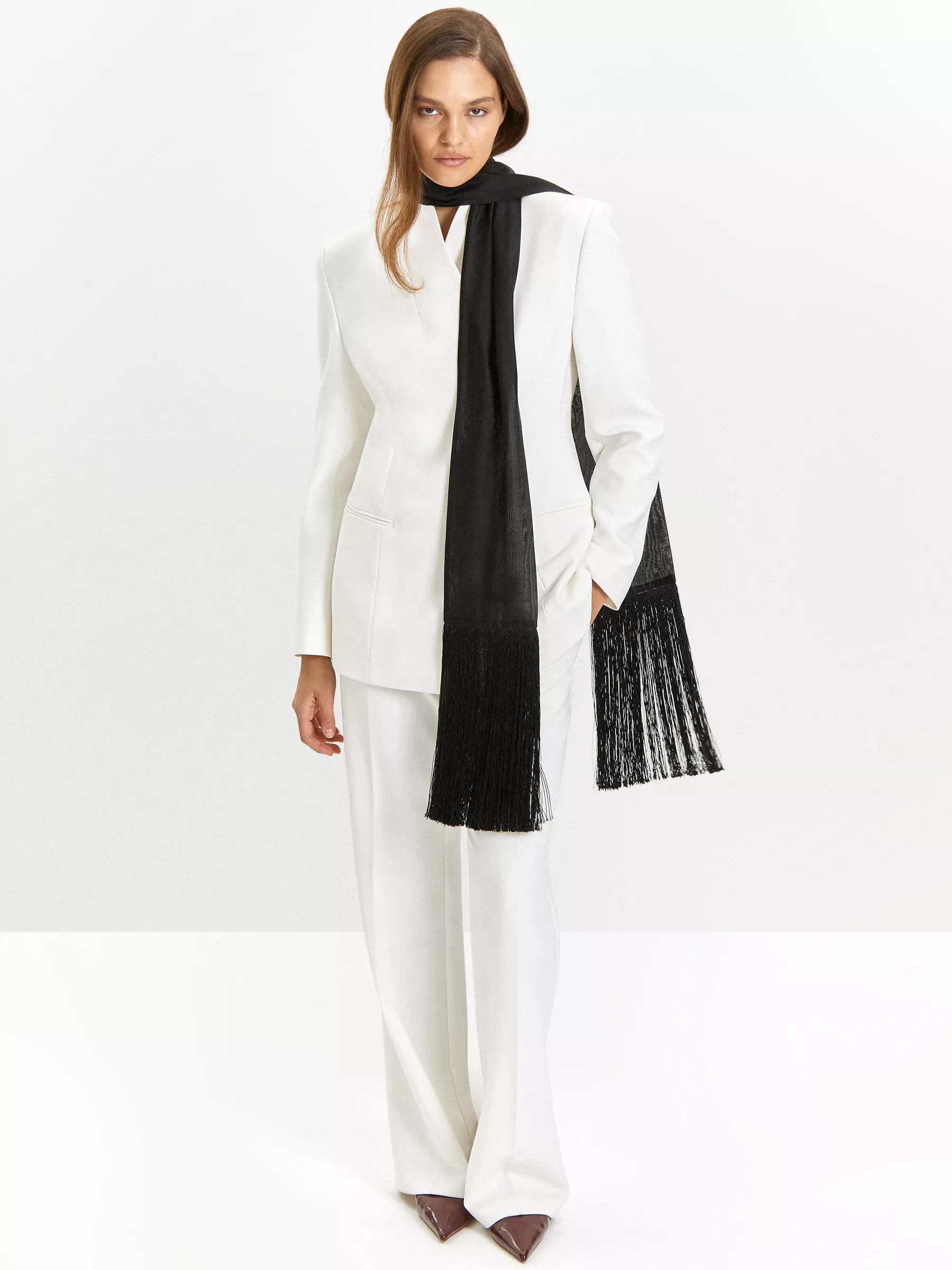 Однотонный палантин