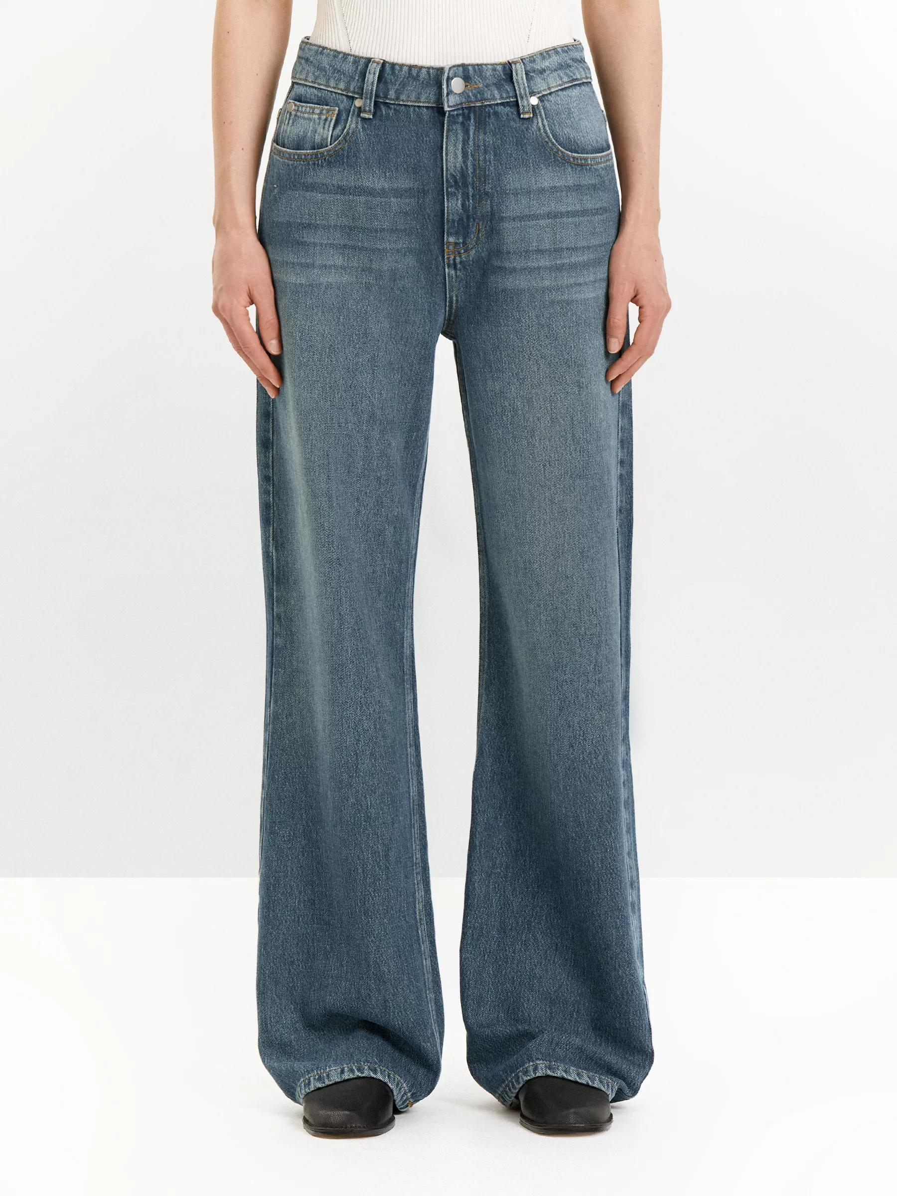Джинсы Straight Leg 560