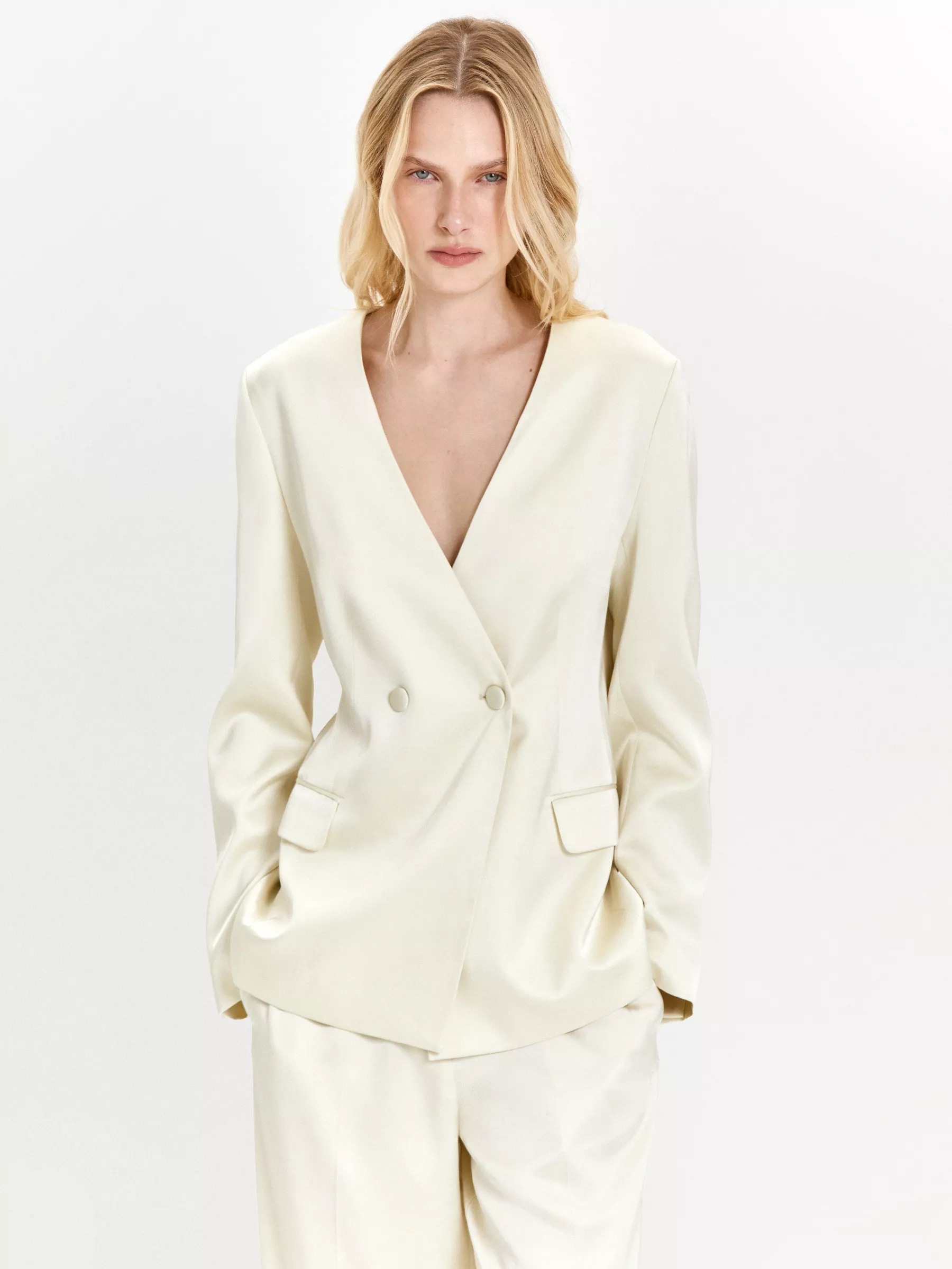 жакет приталенный