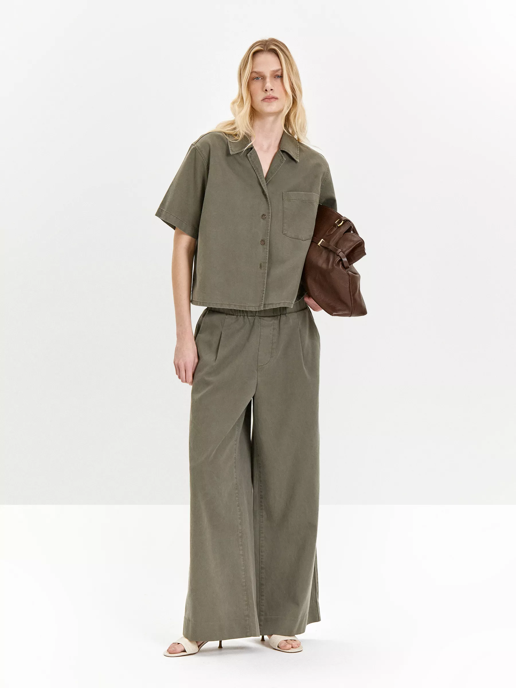 Брюки широкого кроя