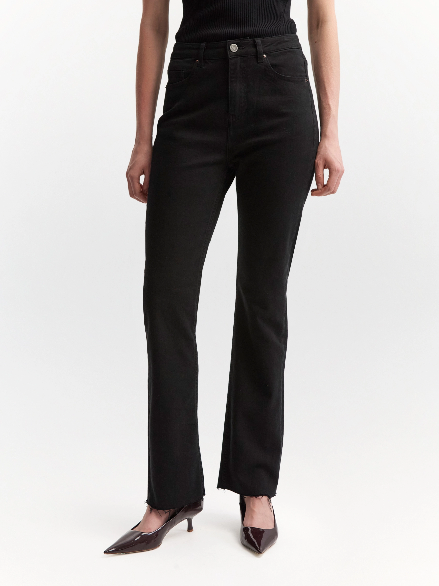 Джинсы Slim Fit 549